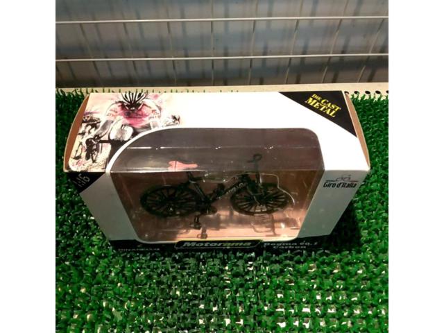 Giro d’ Italia PINARELLO DOGMA 60.1 ミニチュア