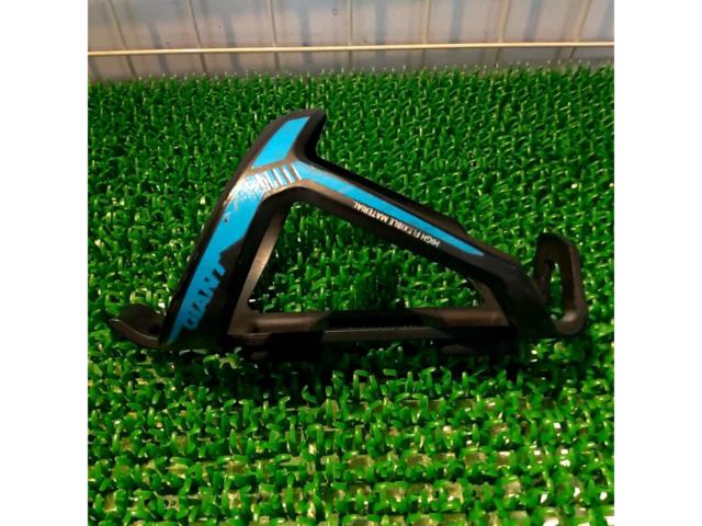 GIANT  ボトルケージ ブルー×ブラック