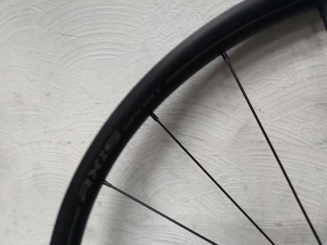 SPECIALIZED AXIS SPORT 6Hディスクブレーキ 700Cロードバイクホイール フロントのみ