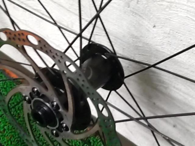 SPECIALIZED AXIS SPORT 6Hディスクブレーキ 700Cロードバイクホイール フロントのみ