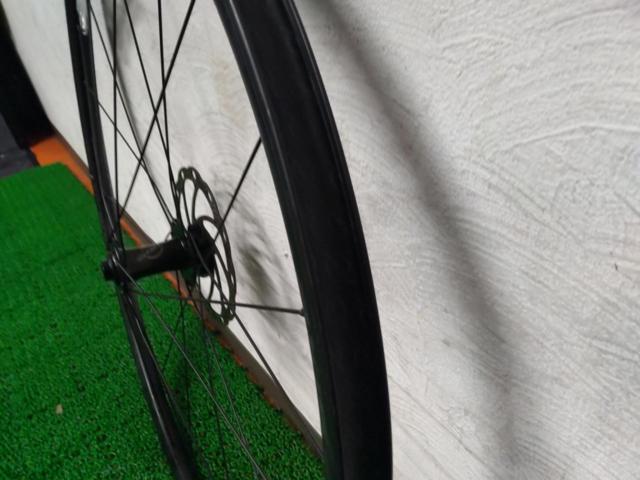 SPECIALIZED AXIS SPORT 6Hディスクブレーキ 700Cロードバイクホイール フロントのみ