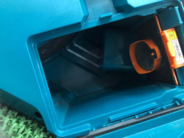 マキタ makita 充電式クリーナー CL184D