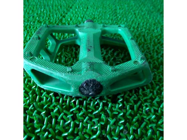 FLYBIKES Flybikes Ruben Graphite Pedal フラットペダル グリーン