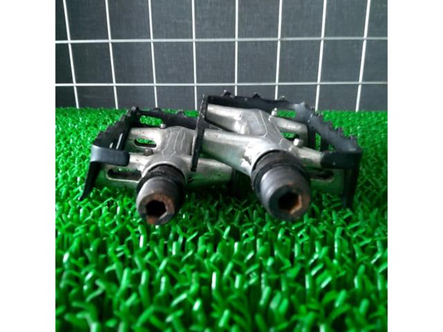 ※軸カバー欠品 SHIMANO DeoreXT アルミフラットペダル シルバー