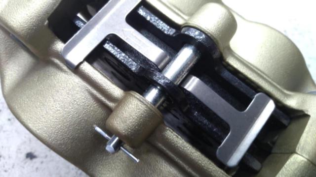 Brembo キャストキャリパー右 40mm