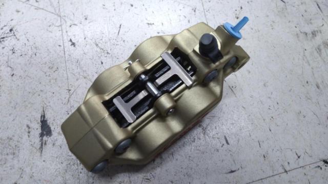 Brembo キャストキャリパー右 40mm