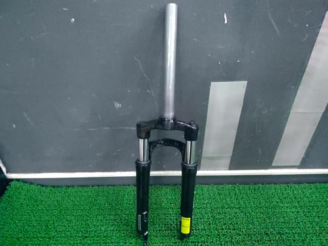 コラム長:250mm/エンド幅:100mm/24インチ SR SUNTOUR XCT Jr 24インチジュニアMTB用サスペンションフォーク