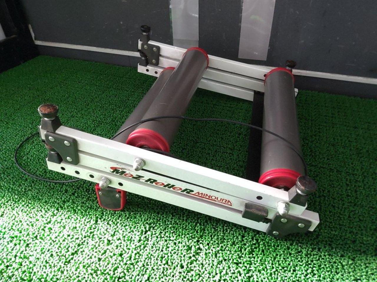 MINOURA MOZ ROLLER 3本ローラー