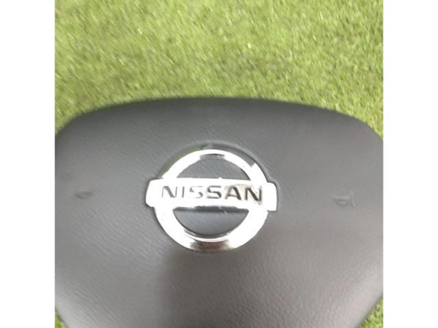 日産純正 ステアリングセンターパッド スカイラインクロスオーバー J50