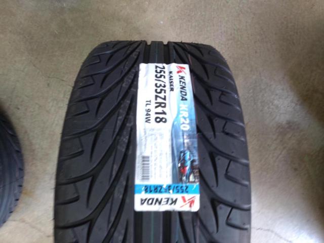 ★カスタム車に!!!ENKEI(エンケイ) PerformanceLine PF01EVO  + KENDA(ケンダ) KR20 255/35R18 94W