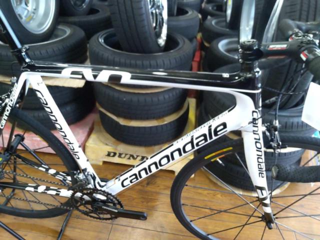 CANNONDALE(キャノンデール) SUPER Six EVO 2×11S 外装22段変速 カーボンロードバイク ホワイト