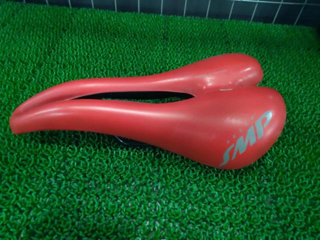 SELLE SMP EXTRA サドル レッド