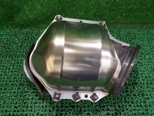 TOYOTA
Genuine first catalyst
+
Second catalyst
GR Yaris / GXPA16 / Early Model