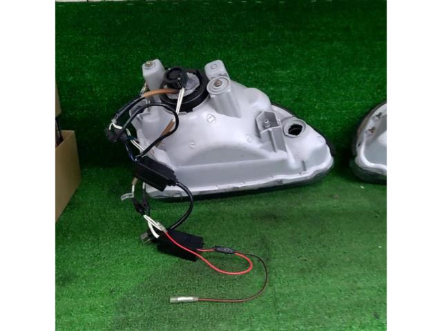 ワケアリ メーカー不明 イカリングヘッドライト【100系 ハイエース】
