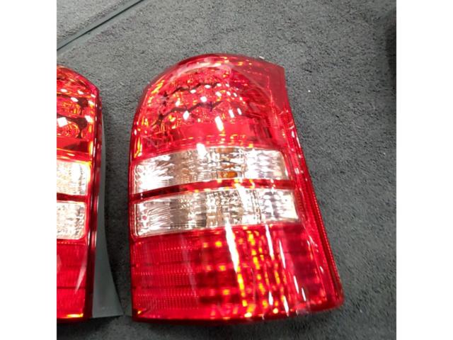 トヨタ ウィッシュ/ZNE10G 前期 純正テールランプ 左右セット