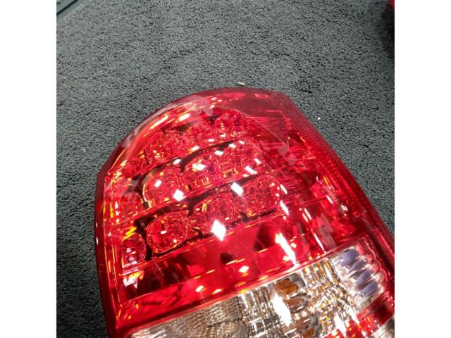トヨタ ウィッシュ/ZNE10G 前期 純正テールランプ 左右セット