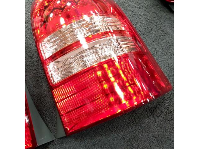 トヨタ ウィッシュ/ZNE10G 前期 純正テールランプ 左右セット