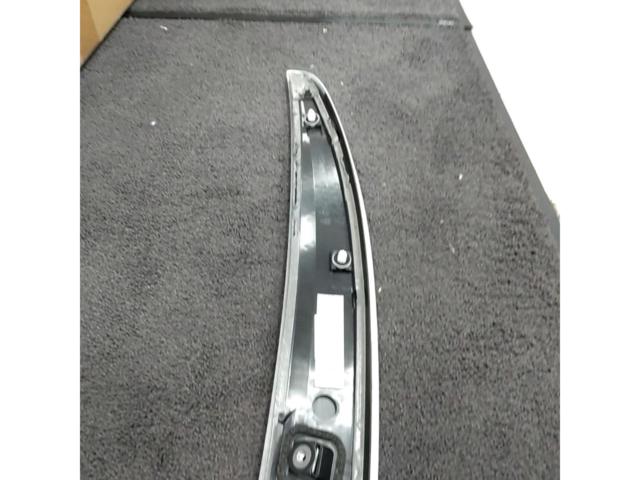 Toyota
220 series crown
Genuine trunk spoiler