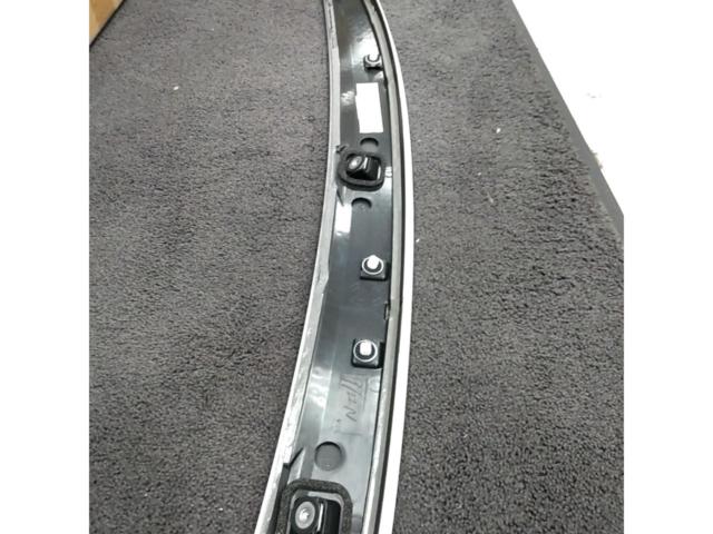 Toyota
220 series crown
Genuine trunk spoiler