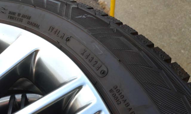 トヨタ 210系 クラウン ロイヤル 純正ホイール+GOODYEAR ICENAVI 8