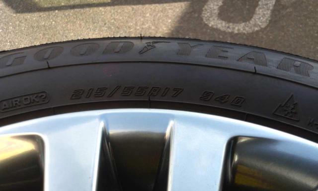 トヨタ 210系 クラウン ロイヤル 純正ホイール+GOODYEAR ICENAVI 8