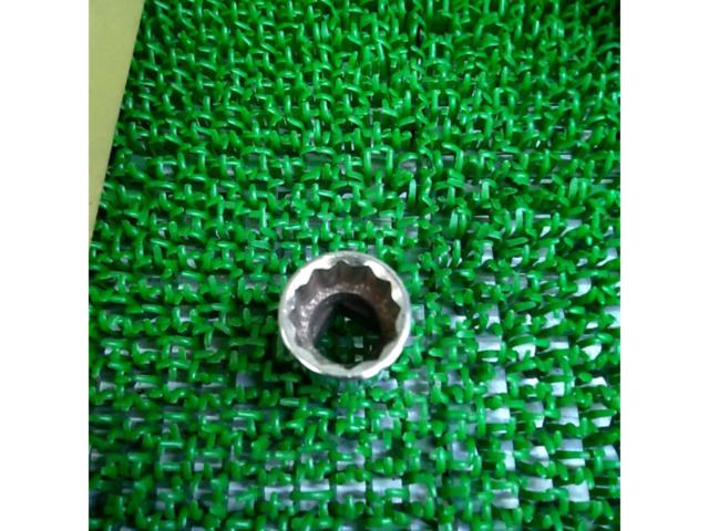 TONE 6角ソケット 19mm 差込径1/2