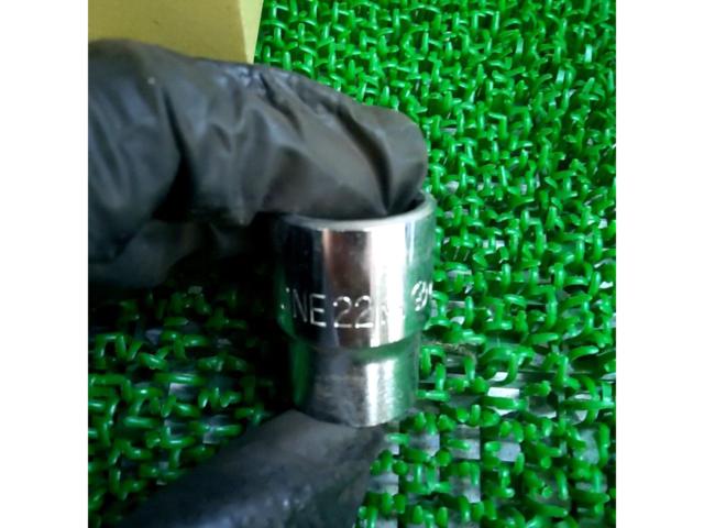 TONE 6角ソケット 22mm 差込径1/2