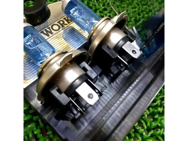 PITWORK(ピットワーク)ハイパーブループレミアム H4u バルブ 12V 60/55W(クラス130/120W相当・4000K)左右セット 美品