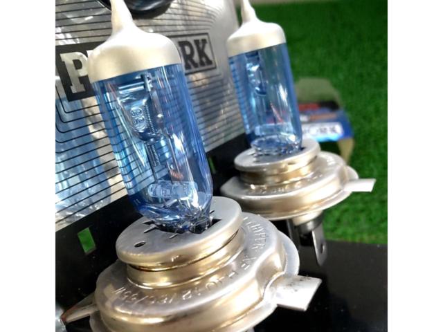 PITWORK(ピットワーク)ハイパーブループレミアム H4u バルブ 12V 60/55W(クラス130/120W相当・4000K)左右セット 美品