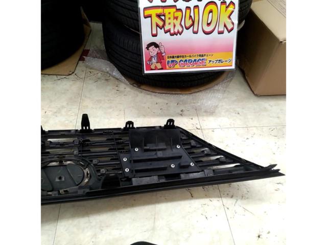 トヨタ 20系ヴェルファイア 前期純正 フロントラジエーターグリル(品番:53101-58140)