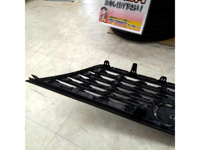 トヨタ 20系ヴェルファイア 前期純正 フロントラジエーターグリル(品番:53101-58140)