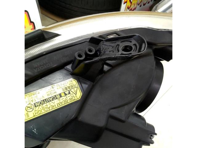 トヨタ 20系ヴェルファイア 前期純正ヘッドライト 右側(運転席側/R側)