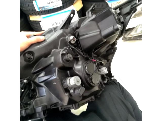 トヨタ 20系ヴェルファイア 前期純正ヘッドライト 右側(運転席側/R側)