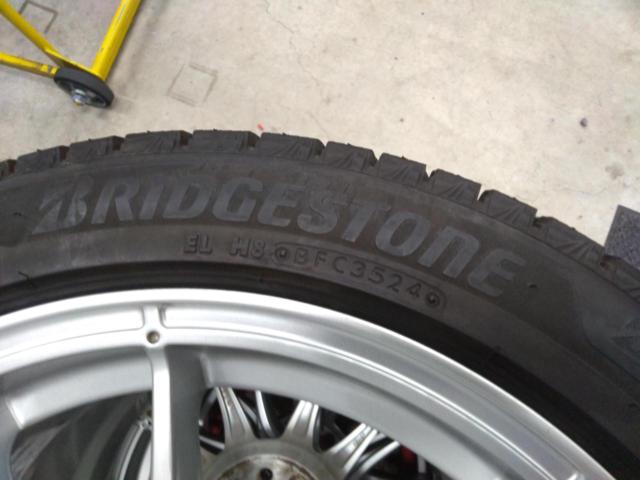 ※階段下 ABE SHOKAI(アベショウカイ) MOTEC(モーテック) NITRO  + BRIDGESTONE(ブリヂストン) BLIZZAK VRX3