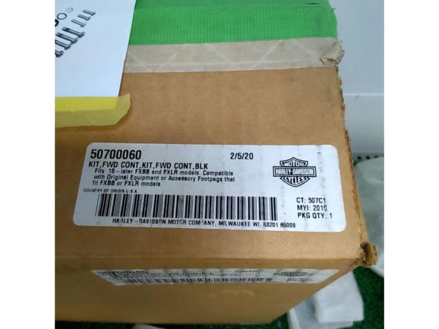 HARLEY-DAVIDSON純正 スタンダード･フォワードコントロール･キット グロスブラック 50700060