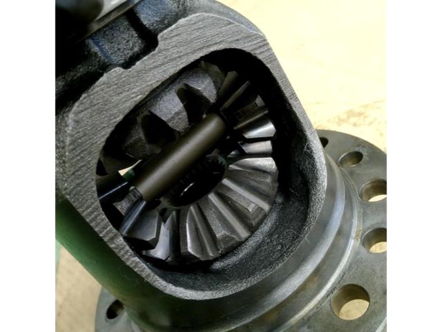 Nissan Skyline GT-R/BNR32 Genuine Parts
Front open differential