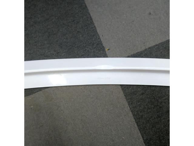 【クラウンマジェスタ/210系】トランクスポイラー