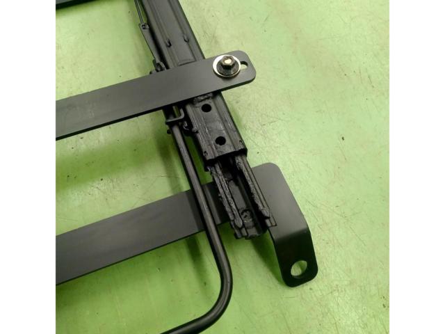 【バネット NV200/M20】カワイ製作所 シートレール N087R IS05 運転席側