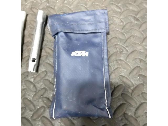 KTM 純正車載工具