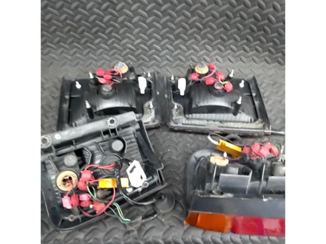 ワケアリメーカ不明 E50 エルグランド純正ルックLEDテール