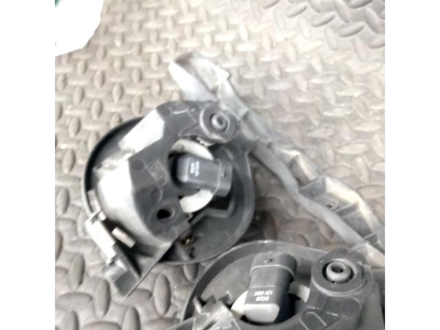 TOYOTA 200系ハイエース 3型純正フォグランプ 左右セット
