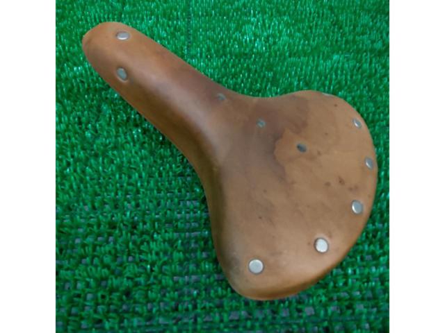 【FUJITA SADDLE】レザーサドル ※取付パーツ欠品??