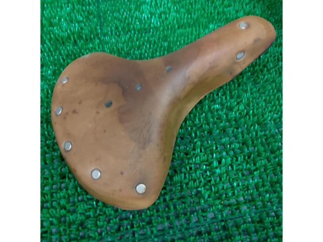 【FUJITA SADDLE】レザーサドル ※取付パーツ欠品??