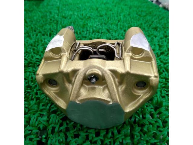 109【ワケアリ】【Brembo】新カニキャリパー 対向2POT 汎用84mmピッチ