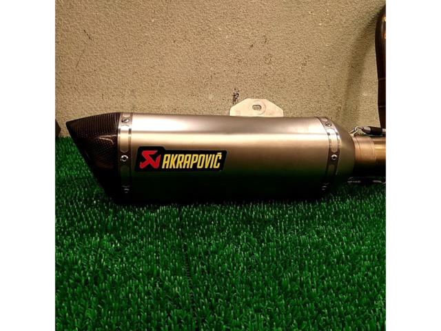 AKRAPOVIC genuine optional slip-on muffler
Duke 125/200/390