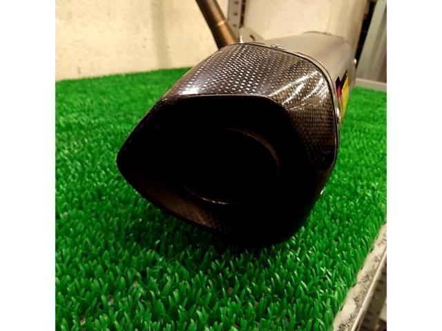 AKRAPOVIC genuine optional slip-on muffler
Duke 125/200/390
