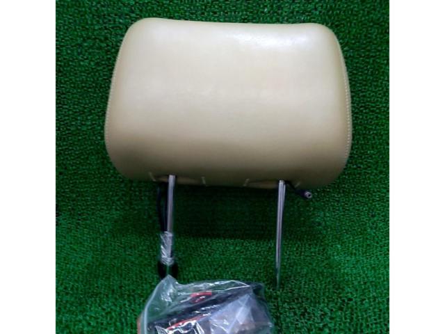 Unknown Manufacturer
Headrest monitor (1 unit only)