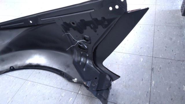 マツダ RX-8 純正フロントフェンダー 助手席側のみ