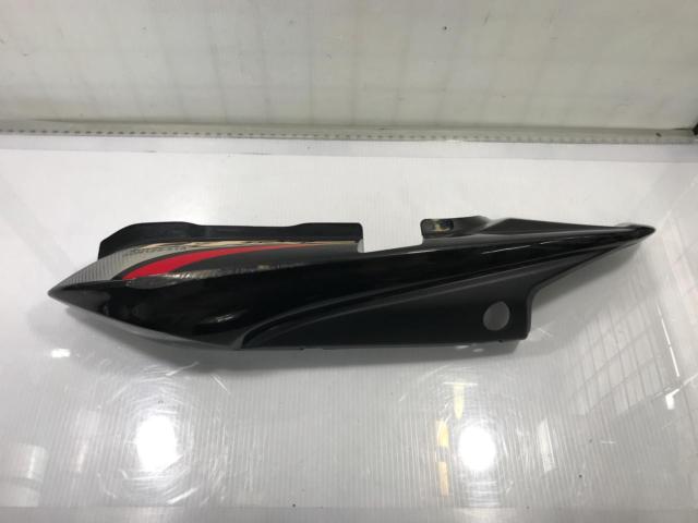 ホンダ CBF125 純正シートカウル/サイドカウル 左右セット
