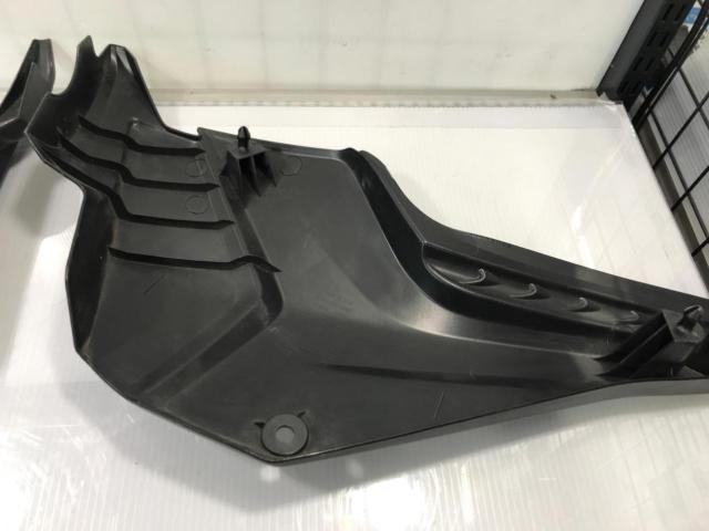 ホンダ CBF125 純正サイドカバー 左右セット